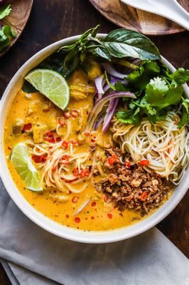  Khao Soi - Wytrawne curry z makaronem i aromatycznym bulionem na bazie mleka kokosowego!