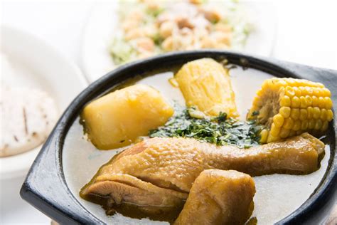  Sancocho de Gallina: Delikatny, kremowy koktajl smaków z bogatą historią!